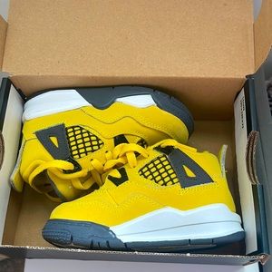 Jordan 4 retro yellow/grey/white